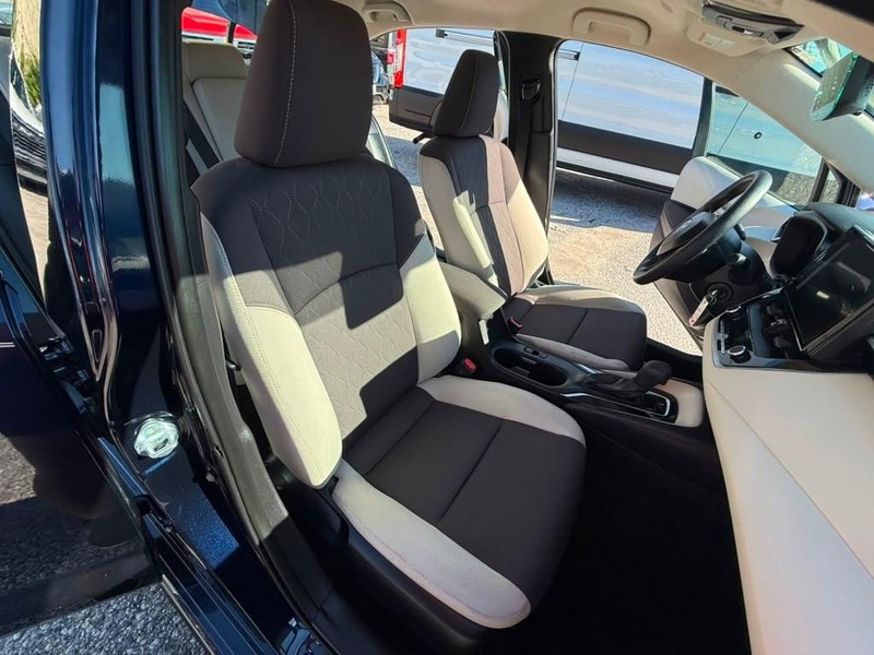 Toyota Corolla Vehicle Full-screen Gallery Image 19