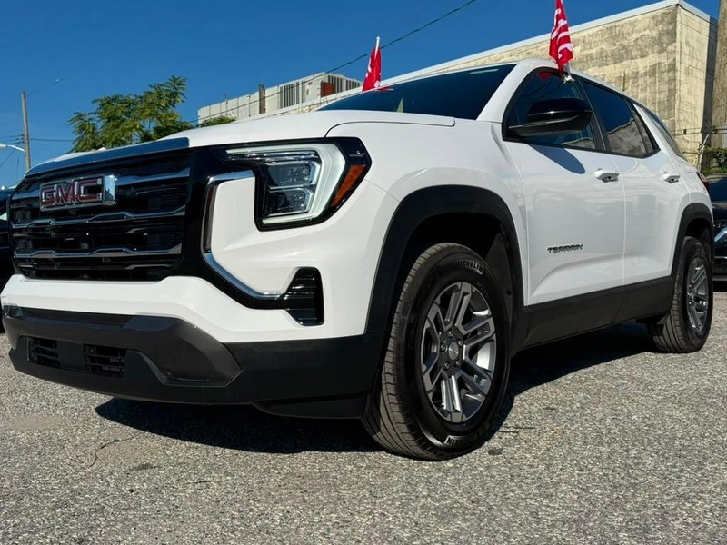 GMC Terrain Vehicle Full-screen Gallery Image 2