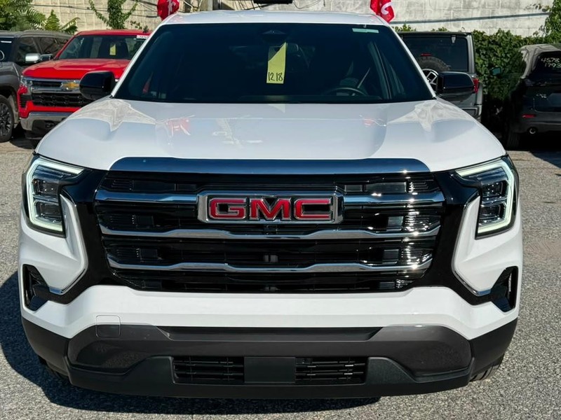GMC Terrain Vehicle Full-screen Gallery Image 3