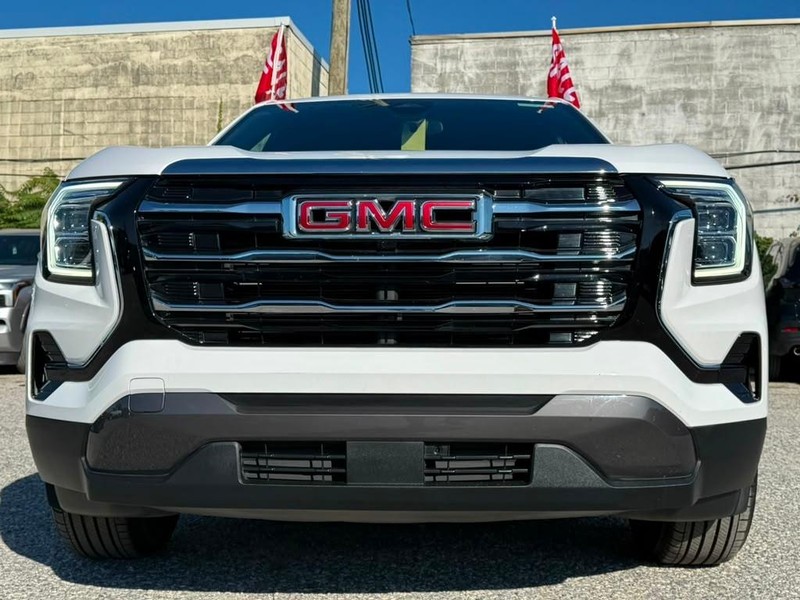 GMC Terrain Vehicle Full-screen Gallery Image 4