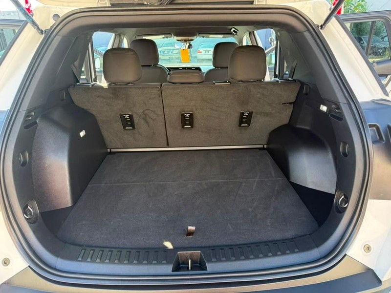 GMC Terrain Vehicle Full-screen Gallery Image 17