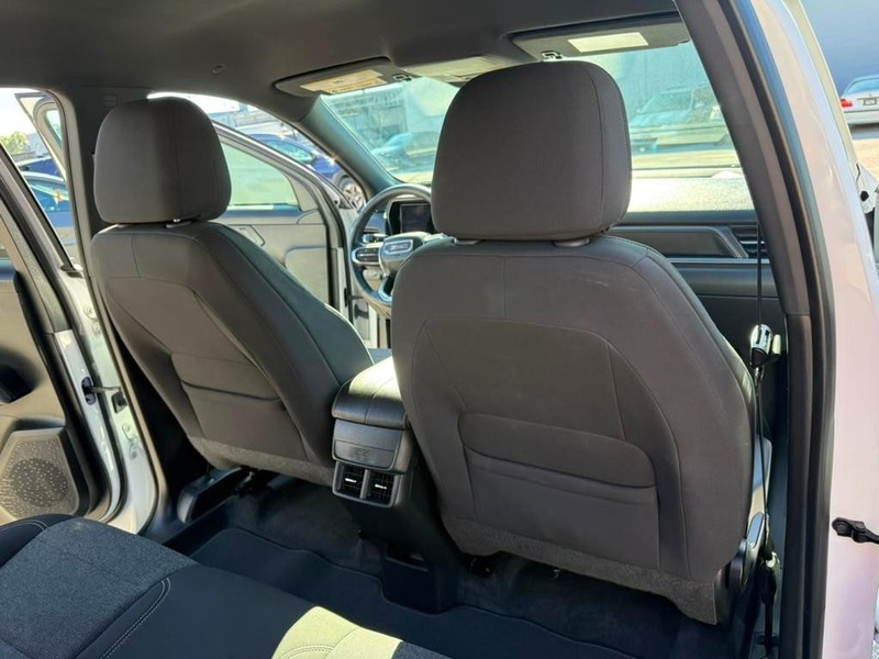 GMC Terrain Vehicle Full-screen Gallery Image 22