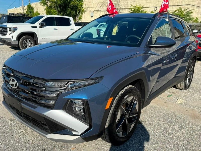 Hyundai Tucson Vehicle Full-screen Gallery Image 4