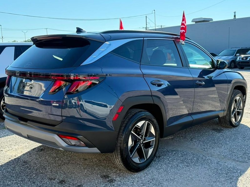 Hyundai Tucson Vehicle Full-screen Gallery Image 6