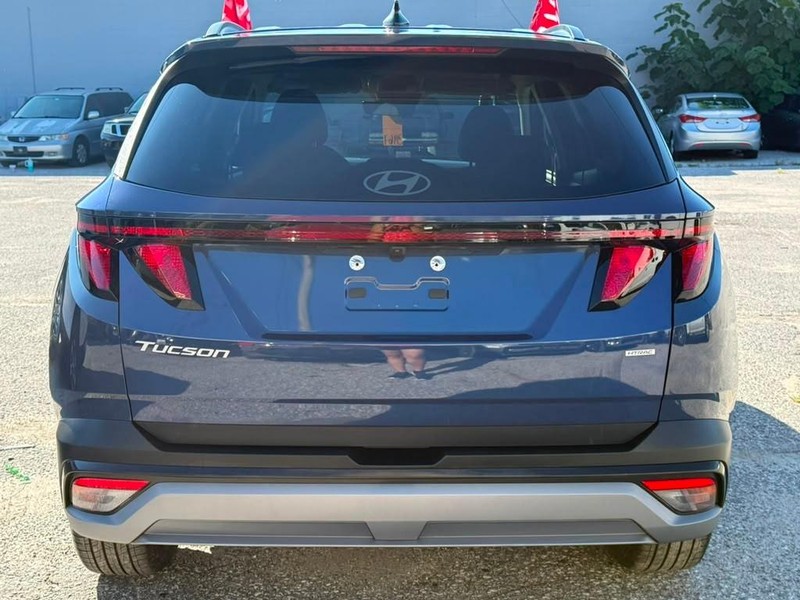 Hyundai Tucson Vehicle Full-screen Gallery Image 8