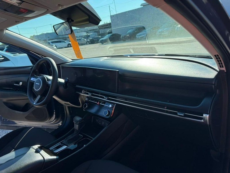 Hyundai Tucson Vehicle Full-screen Gallery Image 23