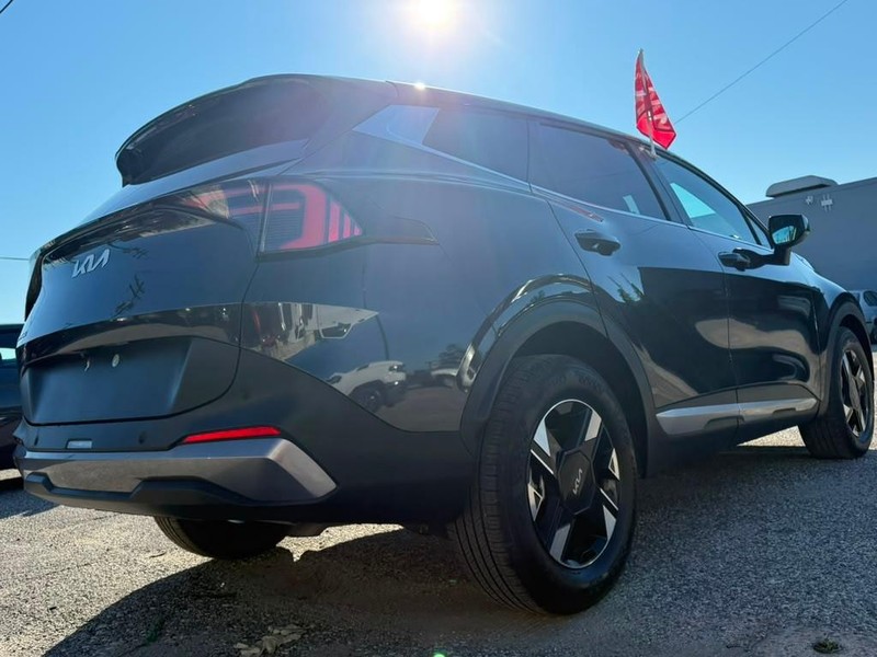 Kia Sportage Vehicle Full-screen Gallery Image 6