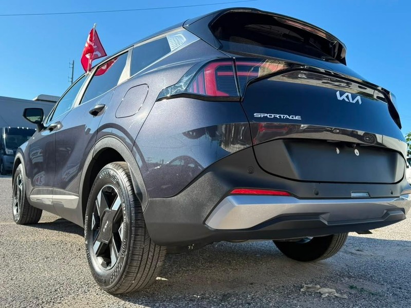 Kia Sportage Vehicle Full-screen Gallery Image 11
