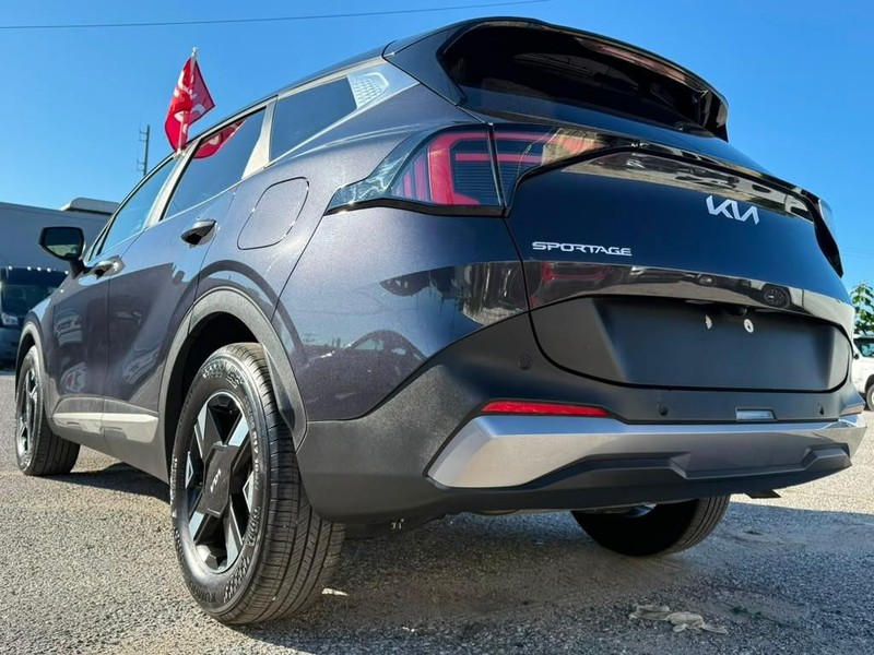 Kia Sportage Vehicle Full-screen Gallery Image 12