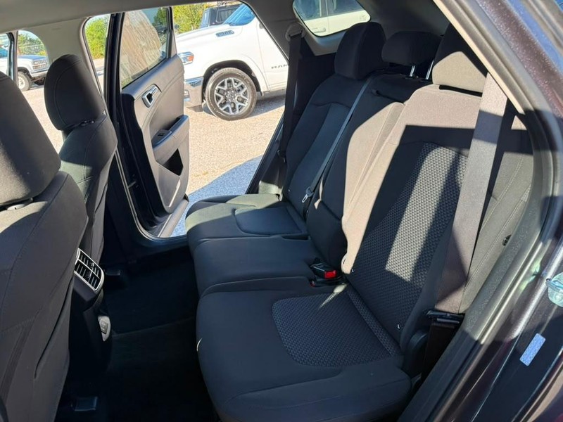 Kia Sportage Vehicle Full-screen Gallery Image 20