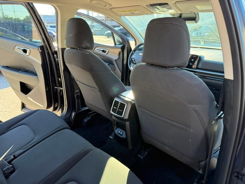 Kia Sportage Vehicle Full-screen Gallery Image 22