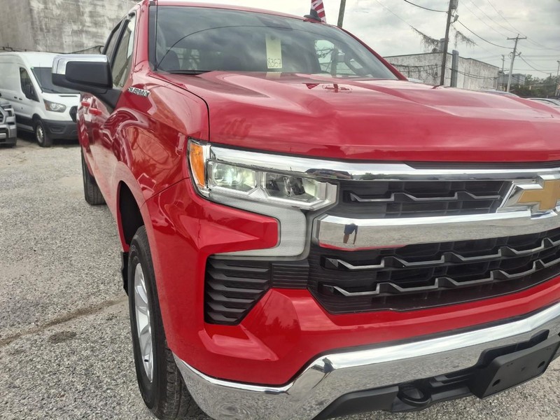 Chevrolet Silverado 1500 Vehicle Full-screen Gallery Image 14