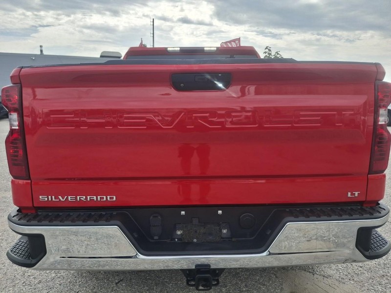 Chevrolet Silverado 1500 Vehicle Full-screen Gallery Image 15