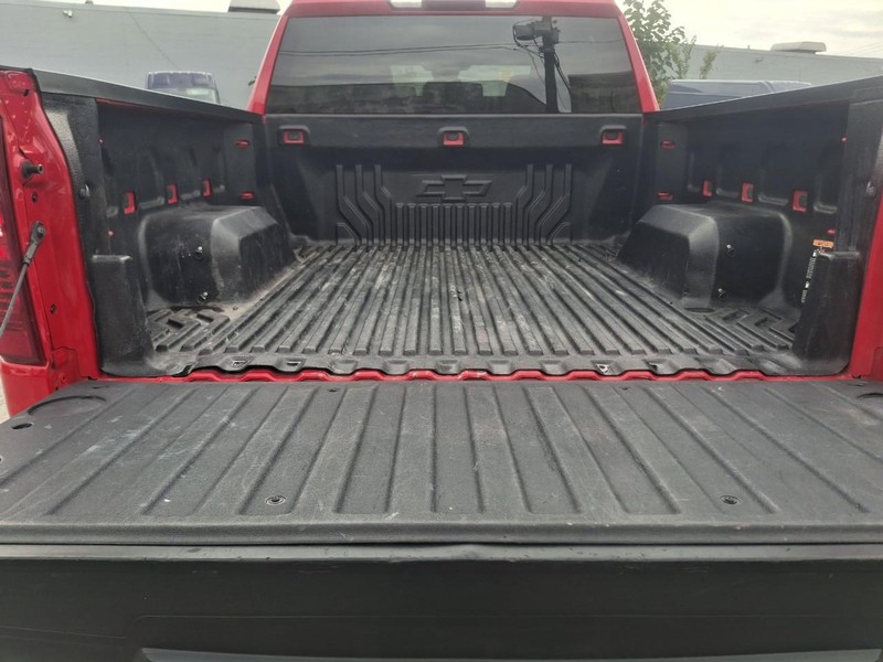 Chevrolet Silverado 1500 Vehicle Full-screen Gallery Image 19