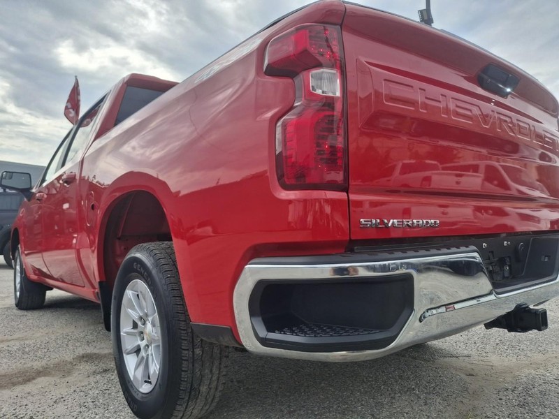 Chevrolet Silverado 1500 Vehicle Full-screen Gallery Image 20