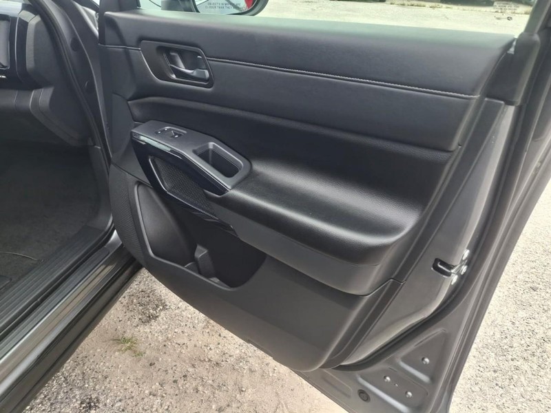 Nissan Pathfinder Vehicle Full-screen Gallery Image 11