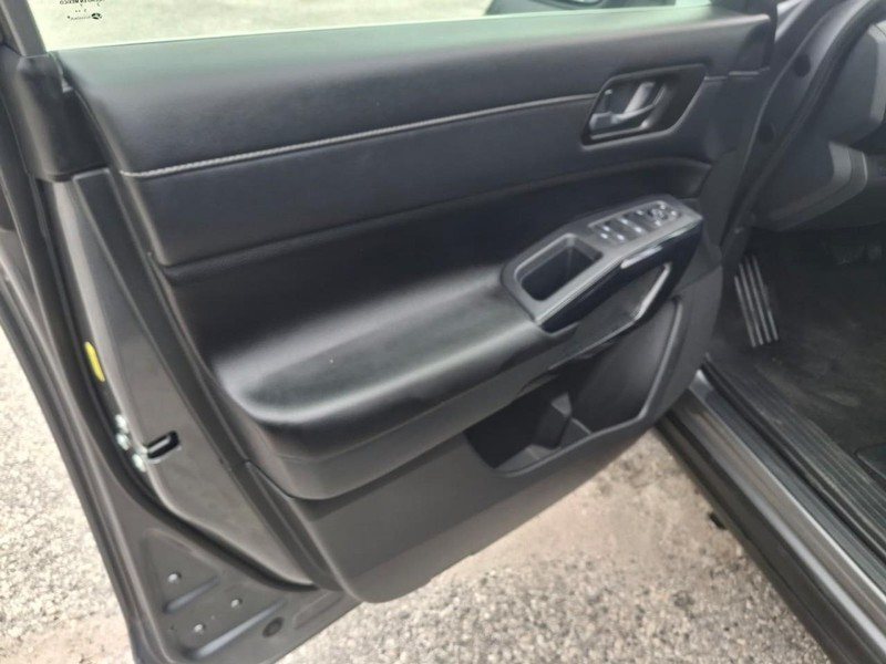 Nissan Pathfinder Vehicle Full-screen Gallery Image 19