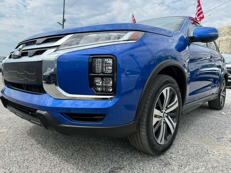 Mitsubishi Outlander Sport Vehicle Full-screen Gallery Image 4