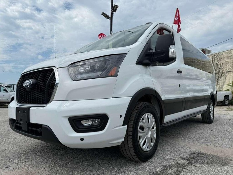 Ford Transit Passenger Wagon Vehicle Full-screen Gallery Image 3