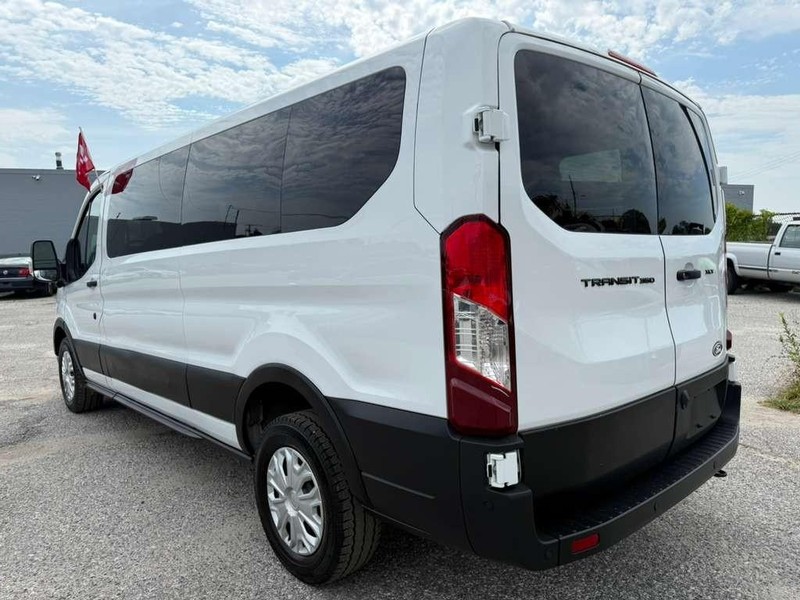 Ford Transit Passenger Wagon Vehicle Full-screen Gallery Image 12