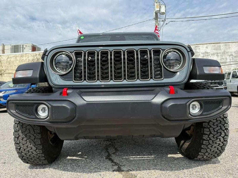 Jeep Wrangler Vehicle Full-screen Gallery Image 8