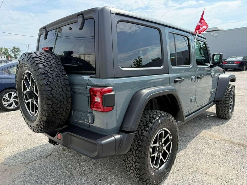 Jeep Wrangler Vehicle Full-screen Gallery Image 9