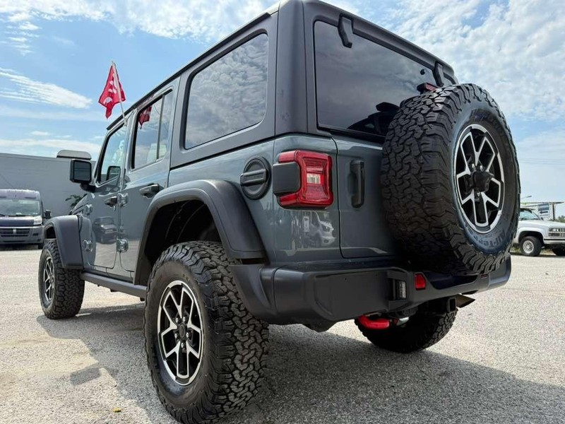 Jeep Wrangler Vehicle Full-screen Gallery Image 14