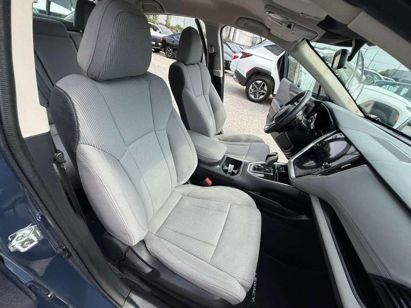 Subaru Legacy Vehicle Full-screen Gallery Image 18