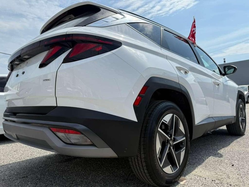 Hyundai Tucson Vehicle Full-screen Gallery Image 9
