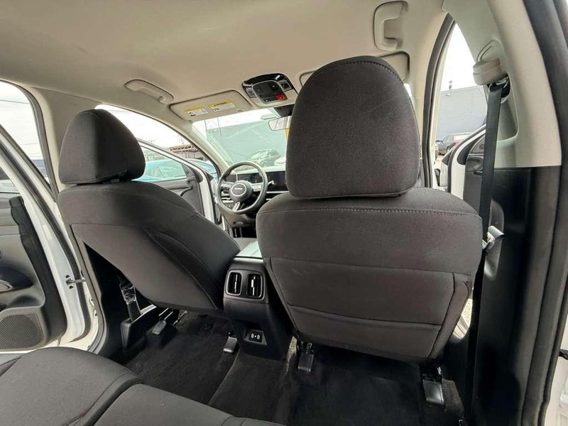 Hyundai Tucson Vehicle Full-screen Gallery Image 15