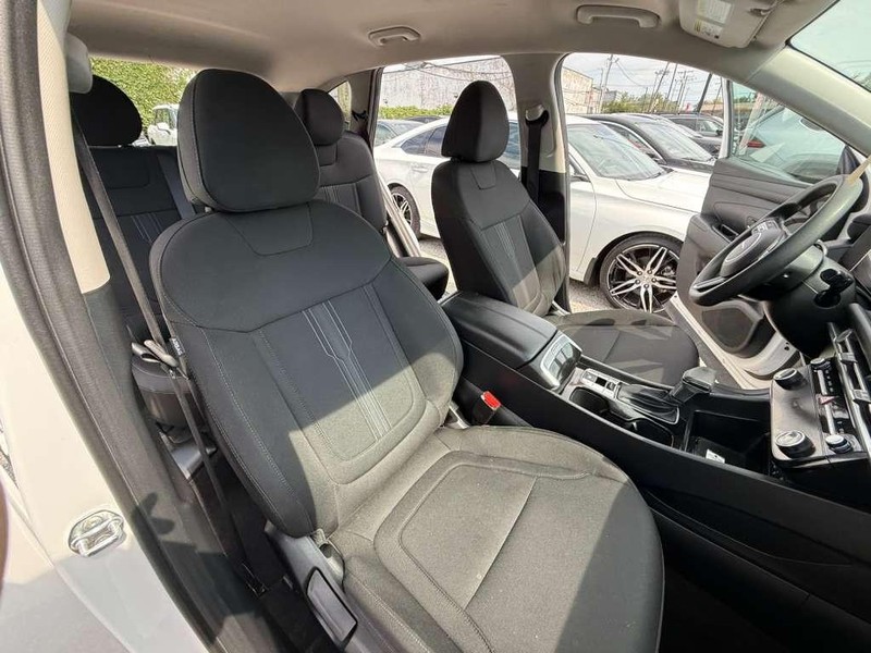 Hyundai Tucson Vehicle Full-screen Gallery Image 16