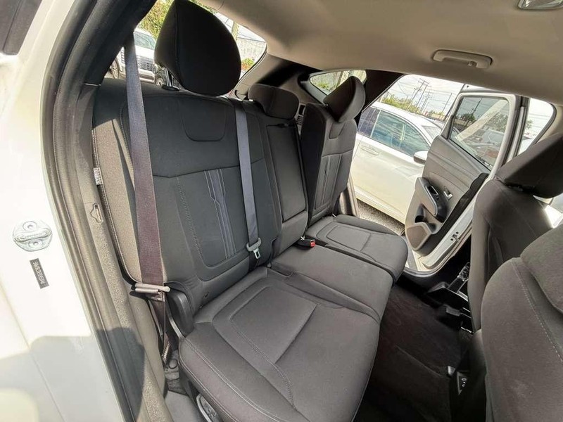 Hyundai Tucson Vehicle Full-screen Gallery Image 19