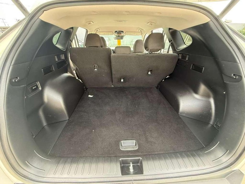 Hyundai Tucson Vehicle Full-screen Gallery Image 21