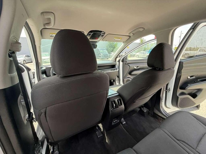 Hyundai Tucson Vehicle Full-screen Gallery Image 23