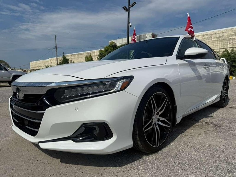 Honda Accord Sedan Vehicle Full-screen Gallery Image 2