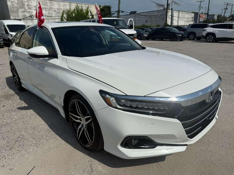 Honda Accord Sedan Vehicle Full-screen Gallery Image 3