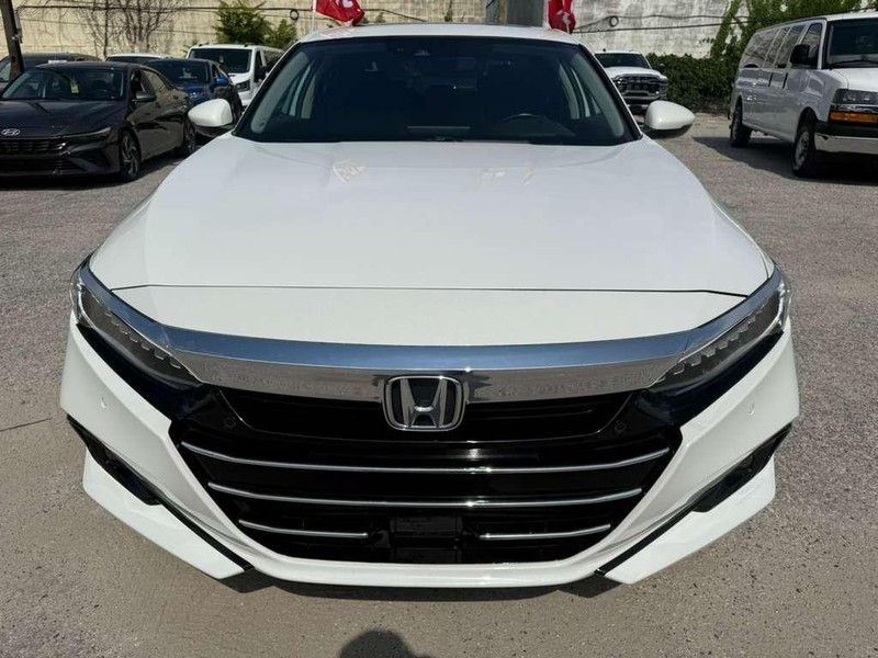 Honda Accord Sedan Vehicle Full-screen Gallery Image 4