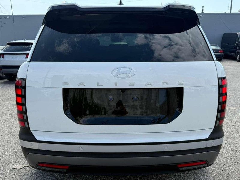 Hyundai Palisade Vehicle Full-screen Gallery Image 9