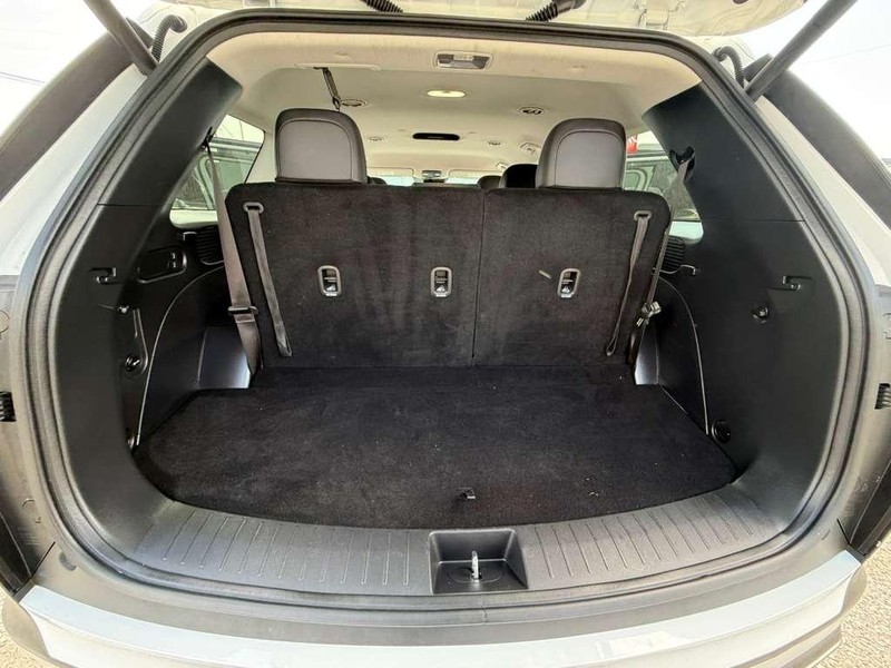 Hyundai Palisade Vehicle Full-screen Gallery Image 18