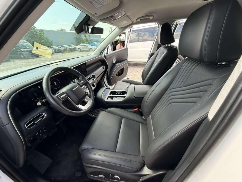 Hyundai Palisade Vehicle Full-screen Gallery Image 30