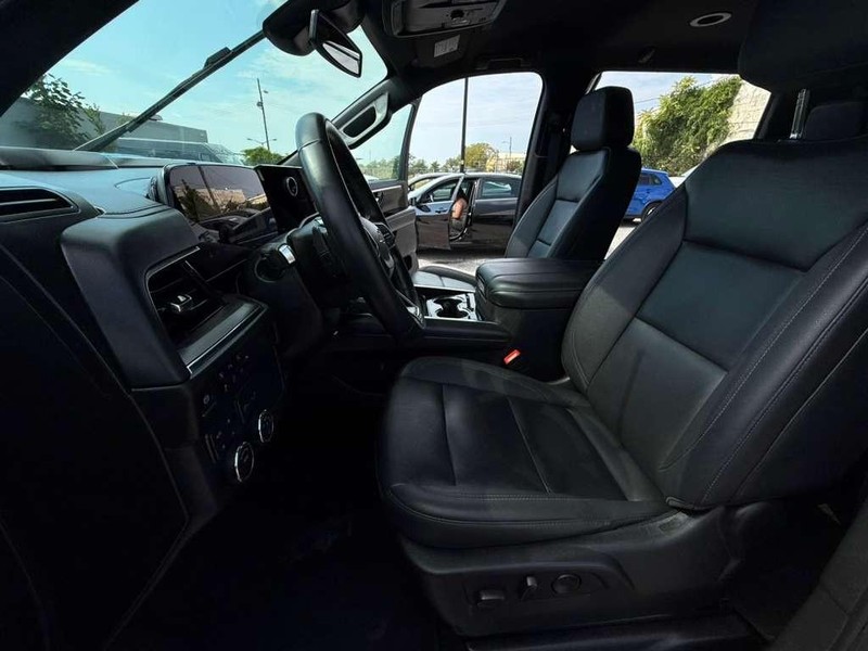 Chevrolet Suburban Vehicle Full-screen Gallery Image 24