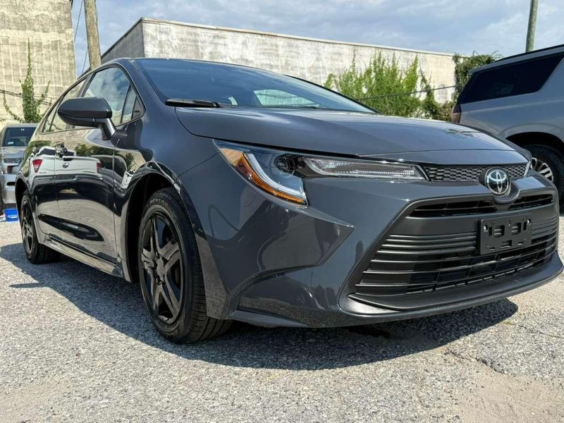 Toyota Corolla Vehicle Full-screen Gallery Image 2
