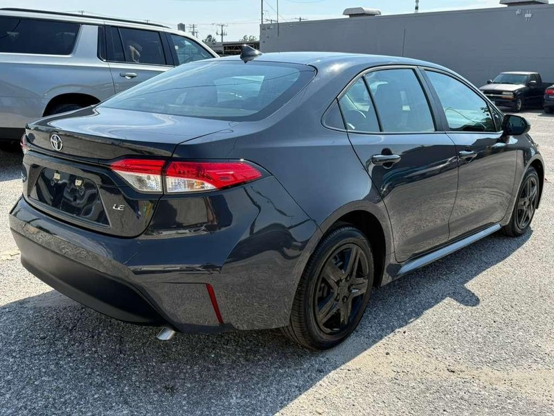 Toyota Corolla Vehicle Full-screen Gallery Image 11