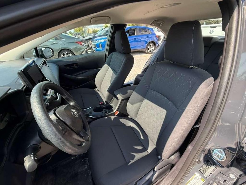 Toyota Corolla Vehicle Full-screen Gallery Image 14