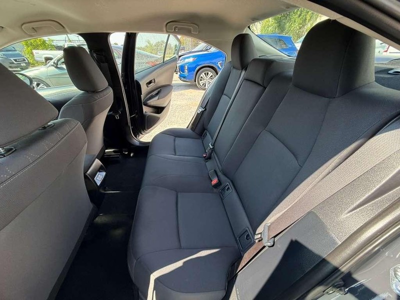 Toyota Corolla Vehicle Full-screen Gallery Image 17