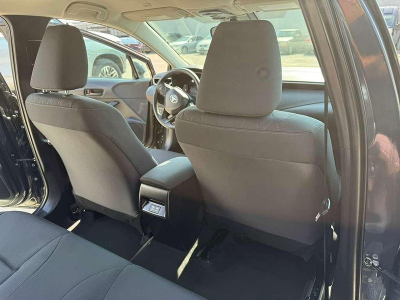 Toyota Corolla Vehicle Full-screen Gallery Image 18