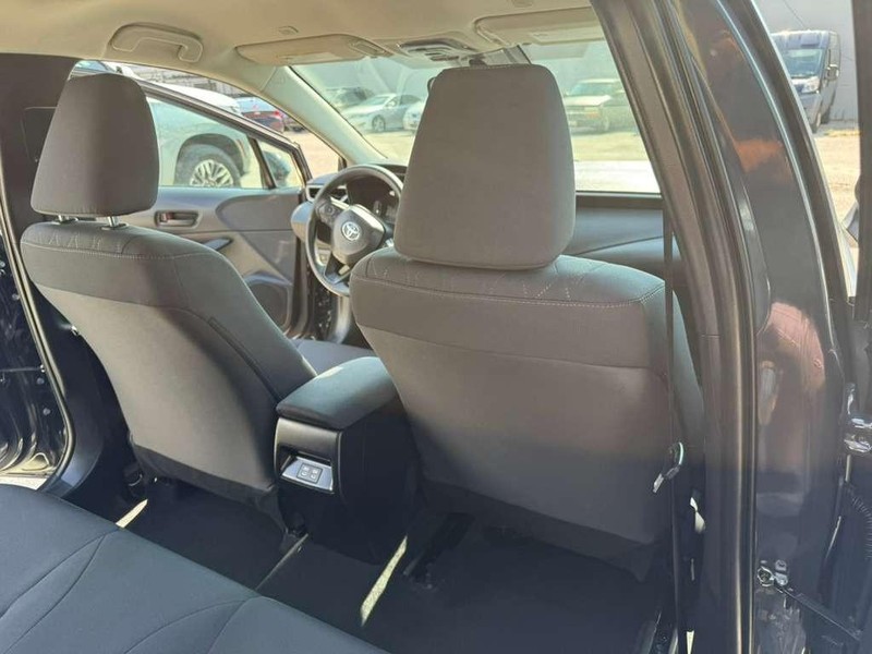 Toyota Corolla Vehicle Full-screen Gallery Image 21
