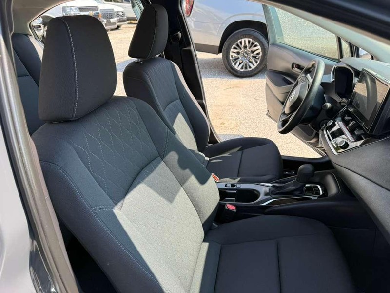 Toyota Corolla Vehicle Full-screen Gallery Image 22