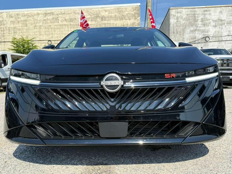 Nissan Sentra Vehicle Full-screen Gallery Image 10