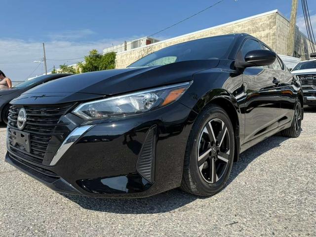 Nissan Sentra Vehicle Full-screen Gallery Image 2